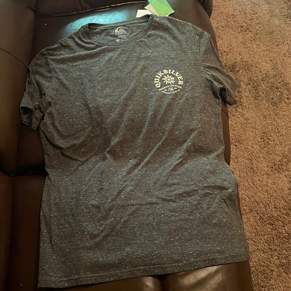 Quicksilver surf shirt. New with tags. Size L. - Picture 1 of 3